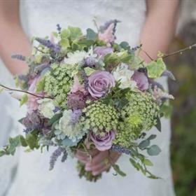 fwthumb10-Best-flower-bouquet-photos-free-for-flower-wallpaper-No-6-wedding-bouquet-600x400.jpg