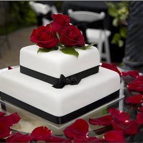 fwthumbWedding-cake-red-roses.jpg